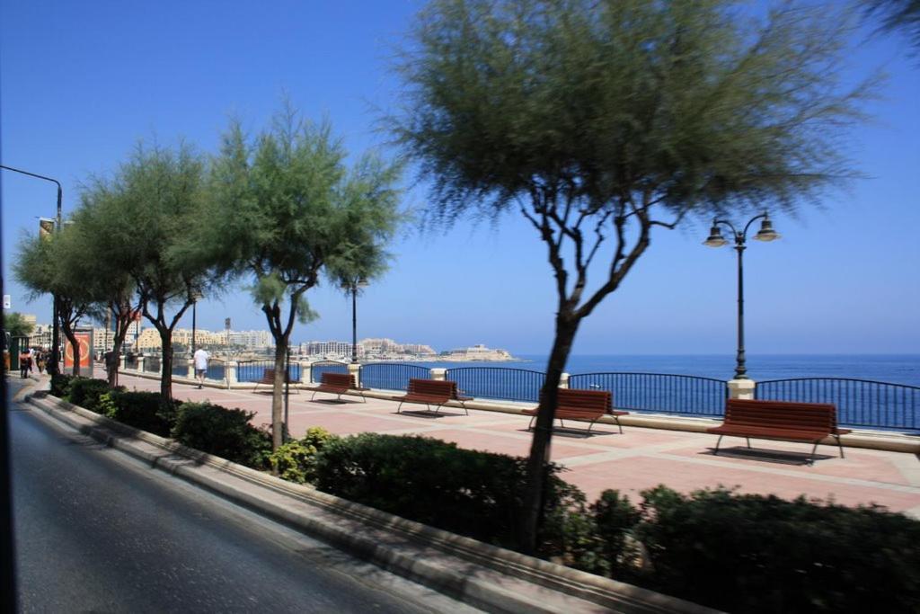 Perfect Location, Idyllic 2Br Apartment Sliema Exterior foto